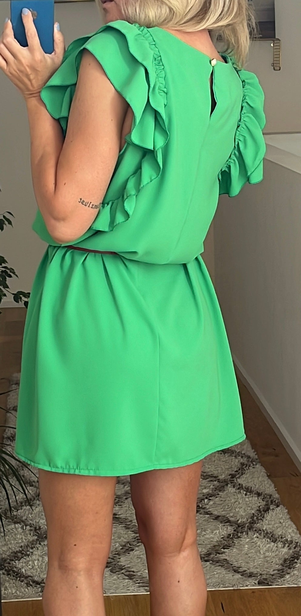 Kleid mit Voltans